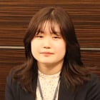 槻 真由